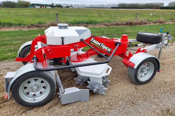 Pothole reapir machine for farm tracks and rural driveways